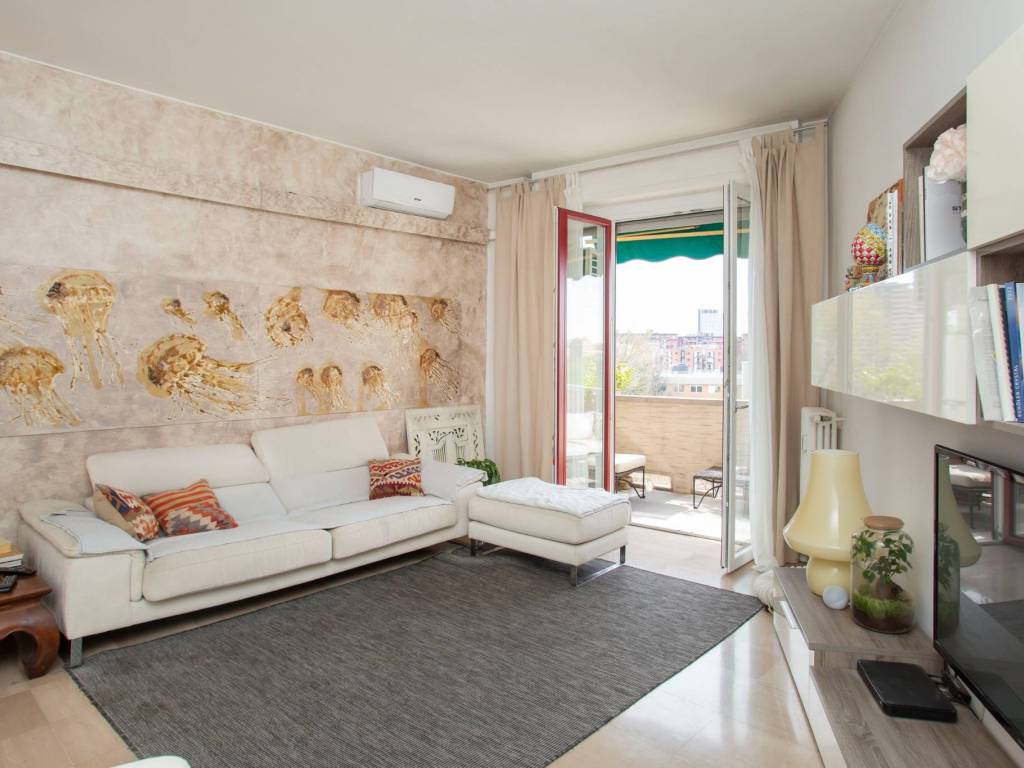 appartamento in vendita a Milano in zona Piazzale Lodi