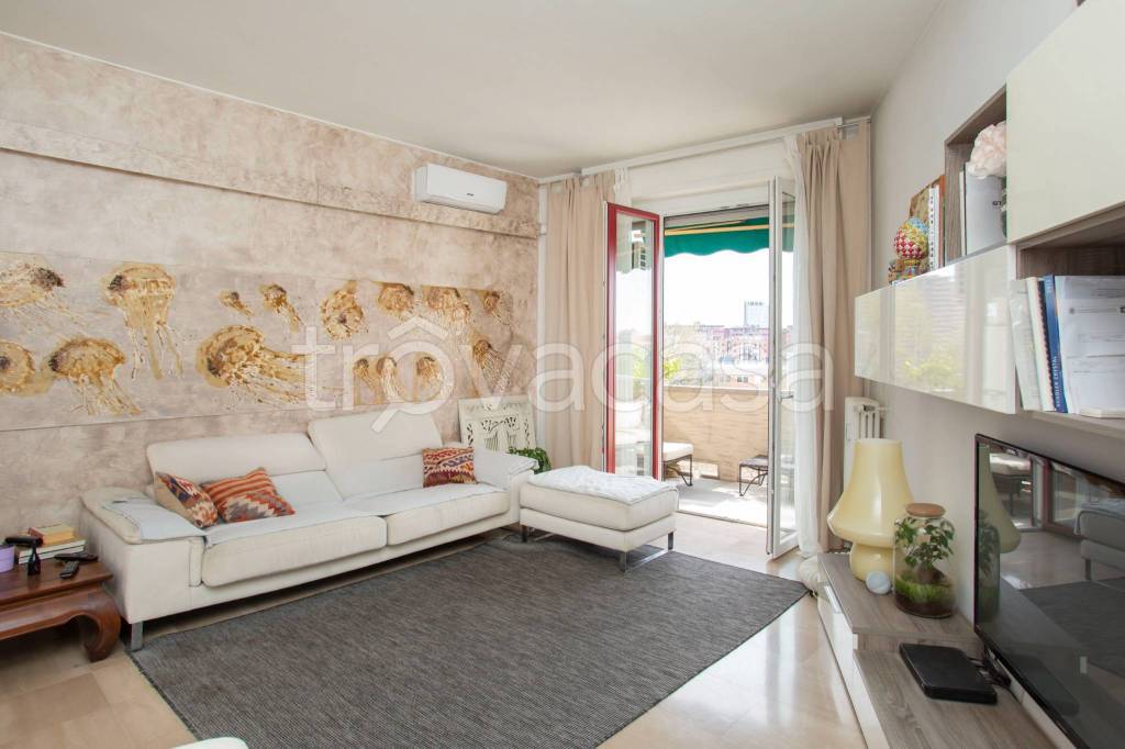 appartamento in vendita a Milano in zona Corvetto