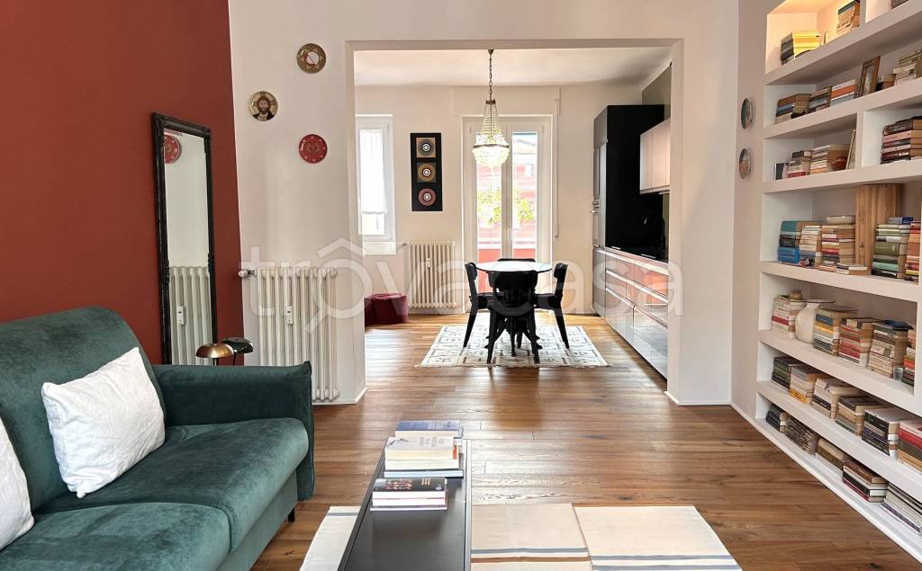 appartamento in vendita a Milano in zona Barona