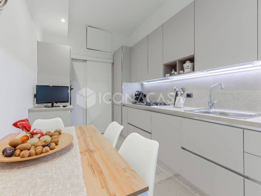 appartamento in vendita a Milano in zona Adriano