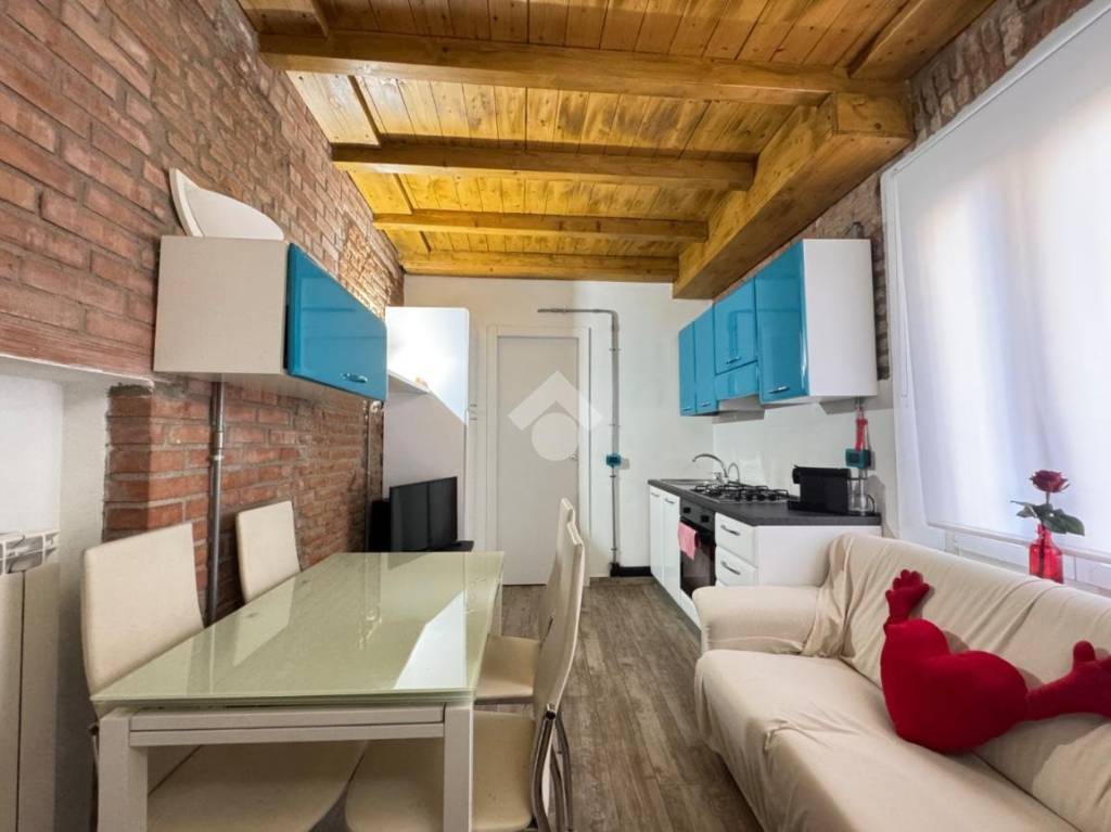 appartamento in vendita a Milano in zona Sempione