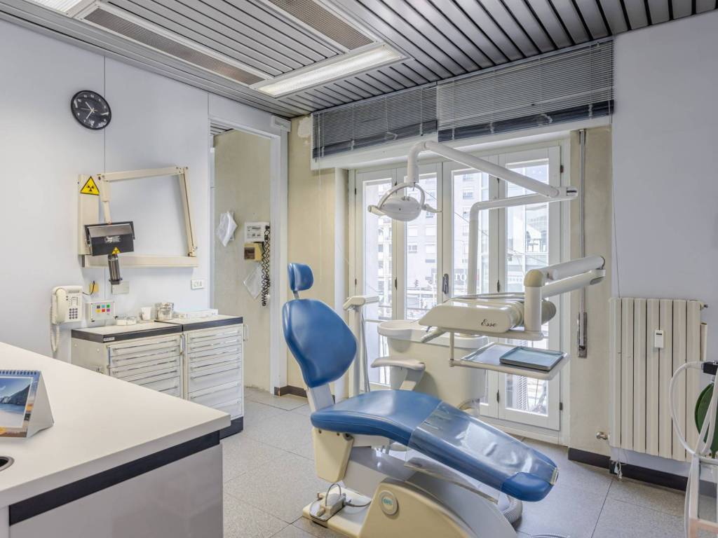 ufficio in vendita a Milano in zona Loreto