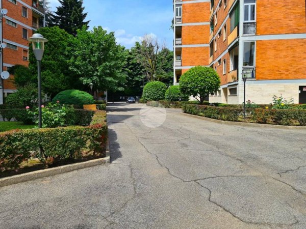 appartamento in vendita a Milano in zona Segnano