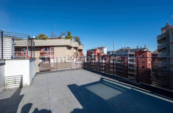 appartamento in vendita a Milano in zona Dergano