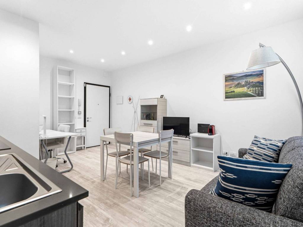 appartamento in vendita a Milano in zona Vigentino