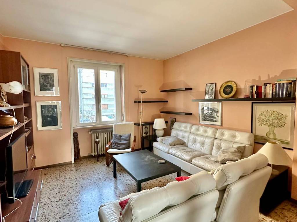 appartamento in vendita a Milano in zona Prato Centenaro