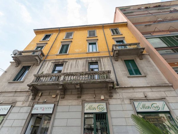 appartamento in vendita a Milano in zona Vigentino