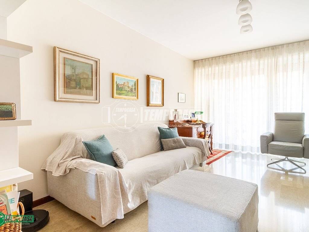 appartamento in vendita a Milano in zona Centro Direzionale