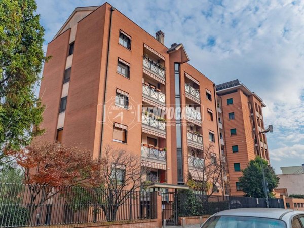 appartamento in vendita a Milano in zona Segnano