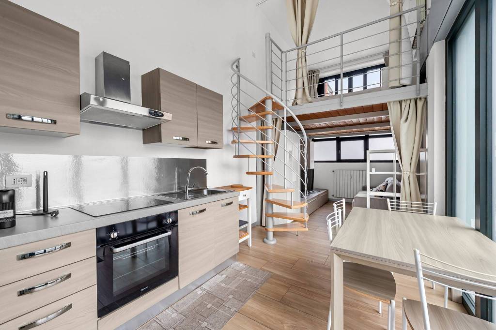 appartamento in vendita a Milano in zona Città Studi