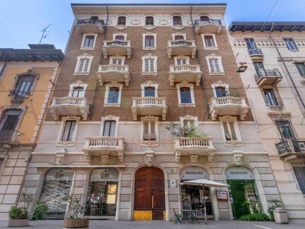 appartamento in vendita a Milano in zona Sant'Ambrogio