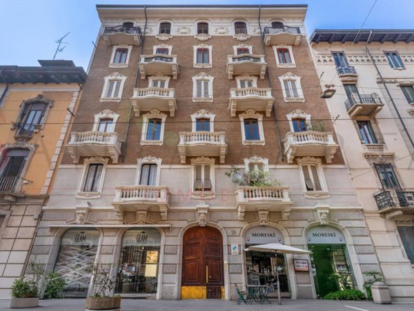 appartamento in vendita a Milano in zona Sant'Ambrogio