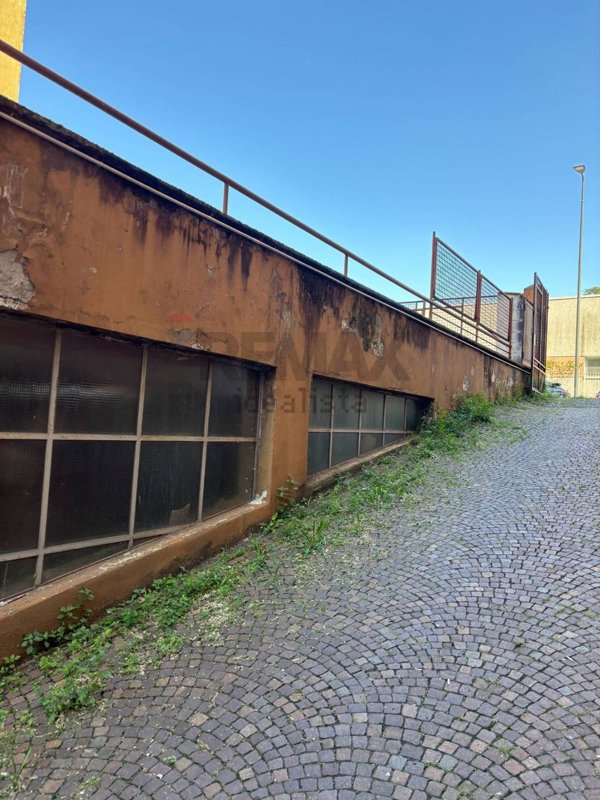 negozio in vendita a Milano in zona Città Studi