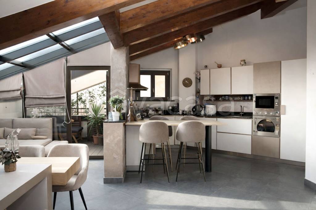 appartamento in vendita a Milano in zona Gratosoglio