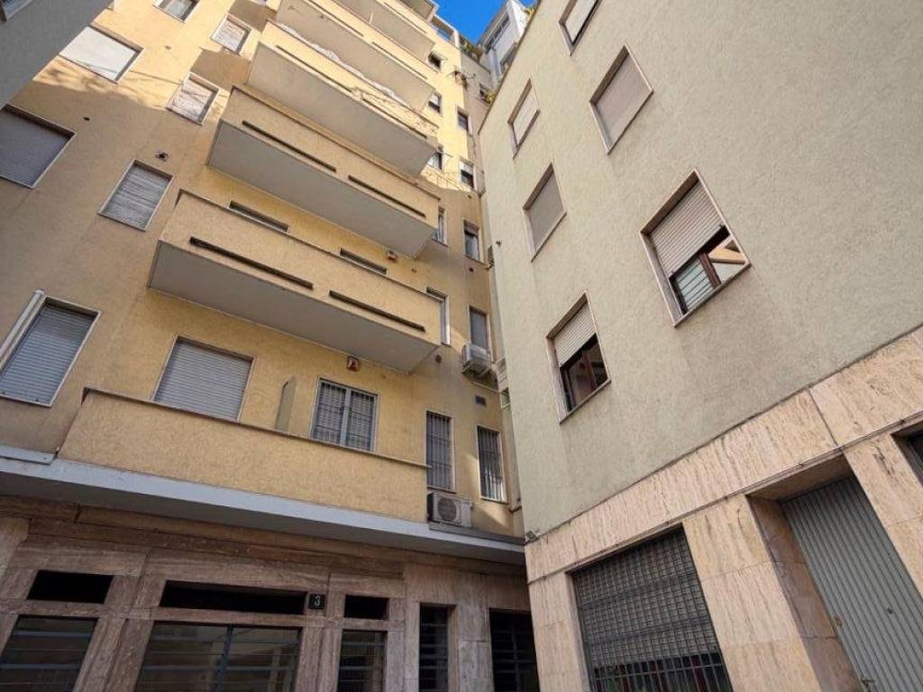 appartamento in vendita a Milano in zona Guastalla