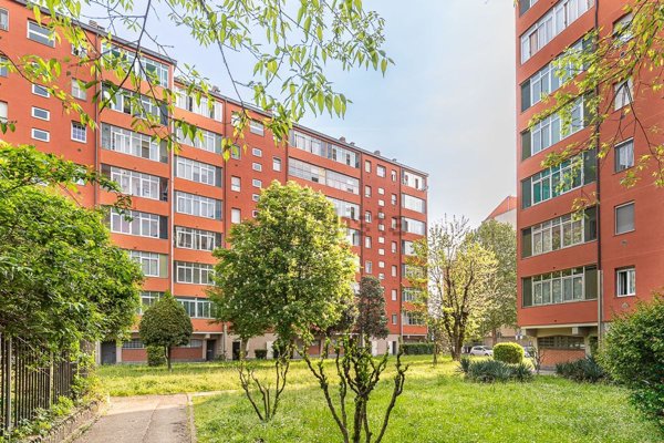 appartamento in vendita a Milano in zona Gallaratese