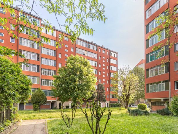 appartamento in vendita a Milano in zona Trenno