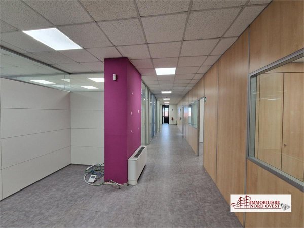 locale commerciale in vendita a Milano in zona Gallaratese