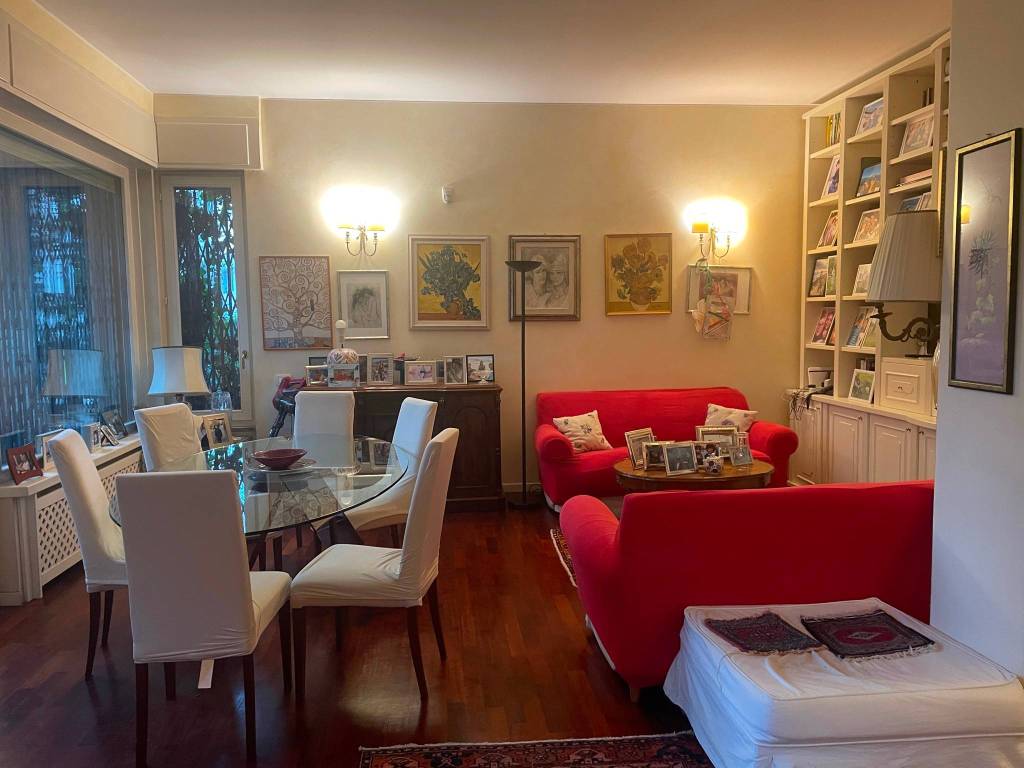 appartamento in vendita a Milano in zona Trenno