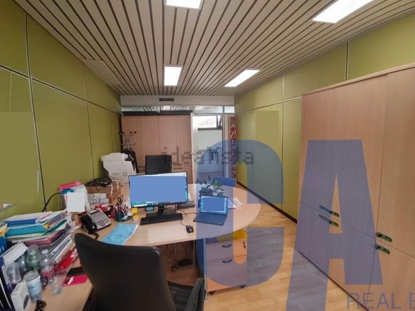 ufficio in vendita a Milano in zona Trenno