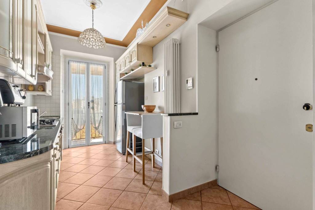 appartamento in vendita a Milano in zona Lorenteggio