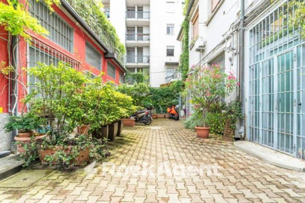 appartamento in vendita a Milano in zona Chiesa Rossa