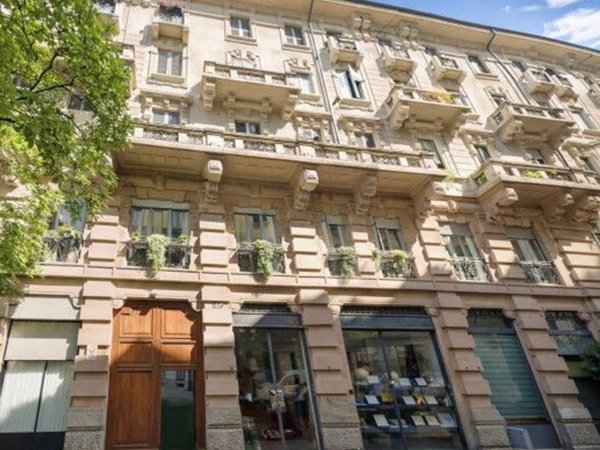 appartamento in vendita a Milano in zona Guastalla