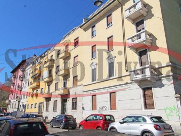 appartamento in vendita a Milano in zona Montalbino