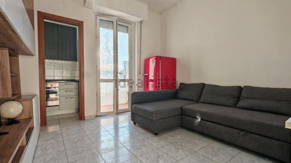 appartamento in vendita a Milano in zona Lorenteggio