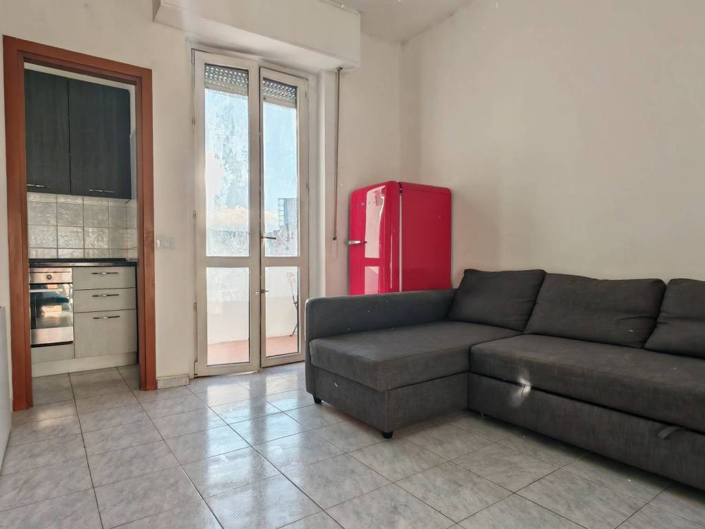 appartamento in vendita a Milano in zona Lorenteggio