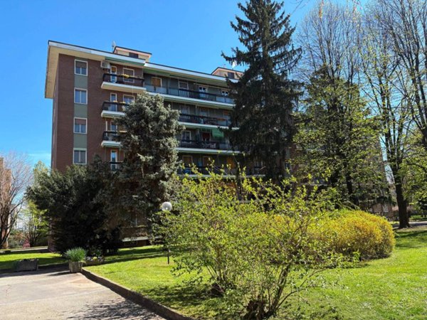 appartamento in vendita a Milano in zona Vigentino