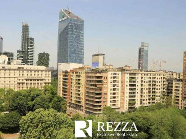 intera palazzina in vendita a Milano in zona Centro Direzionale