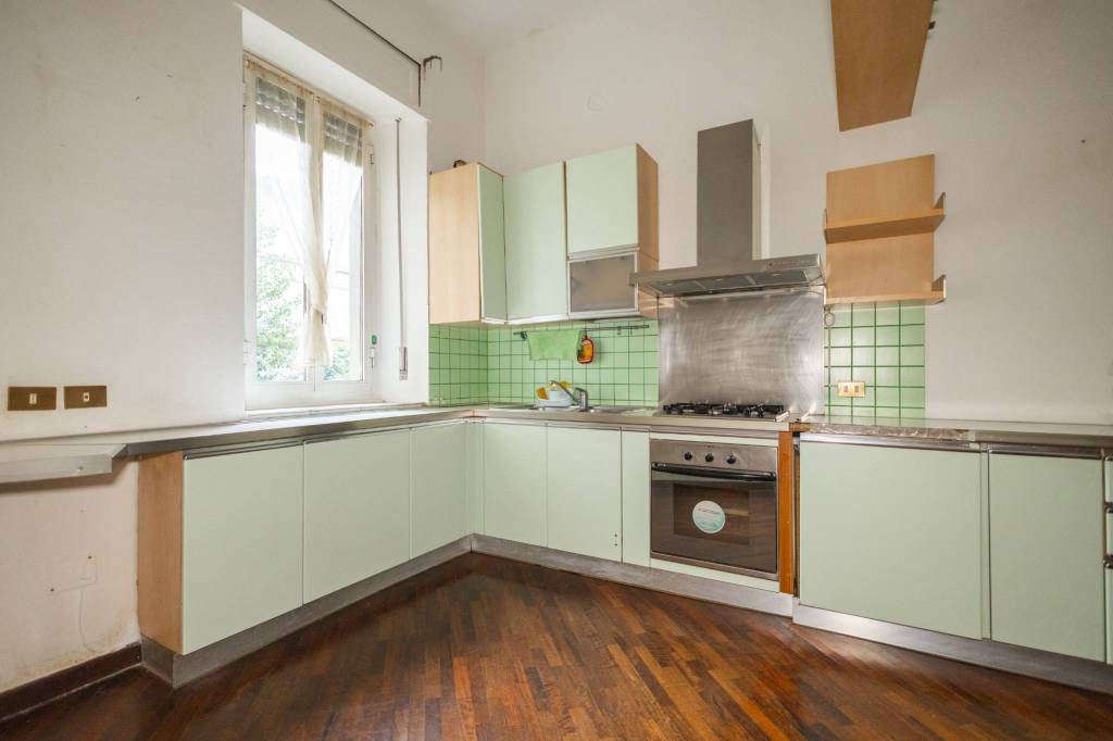 appartamento in vendita a Milano in zona Cadorna