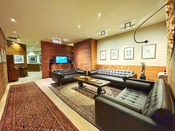 ufficio in vendita a Milano in zona Loreto