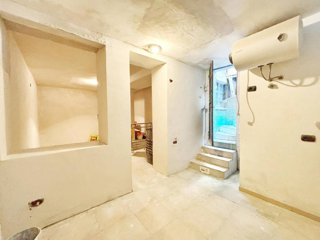 locale commerciale in vendita a Milano in zona Affori