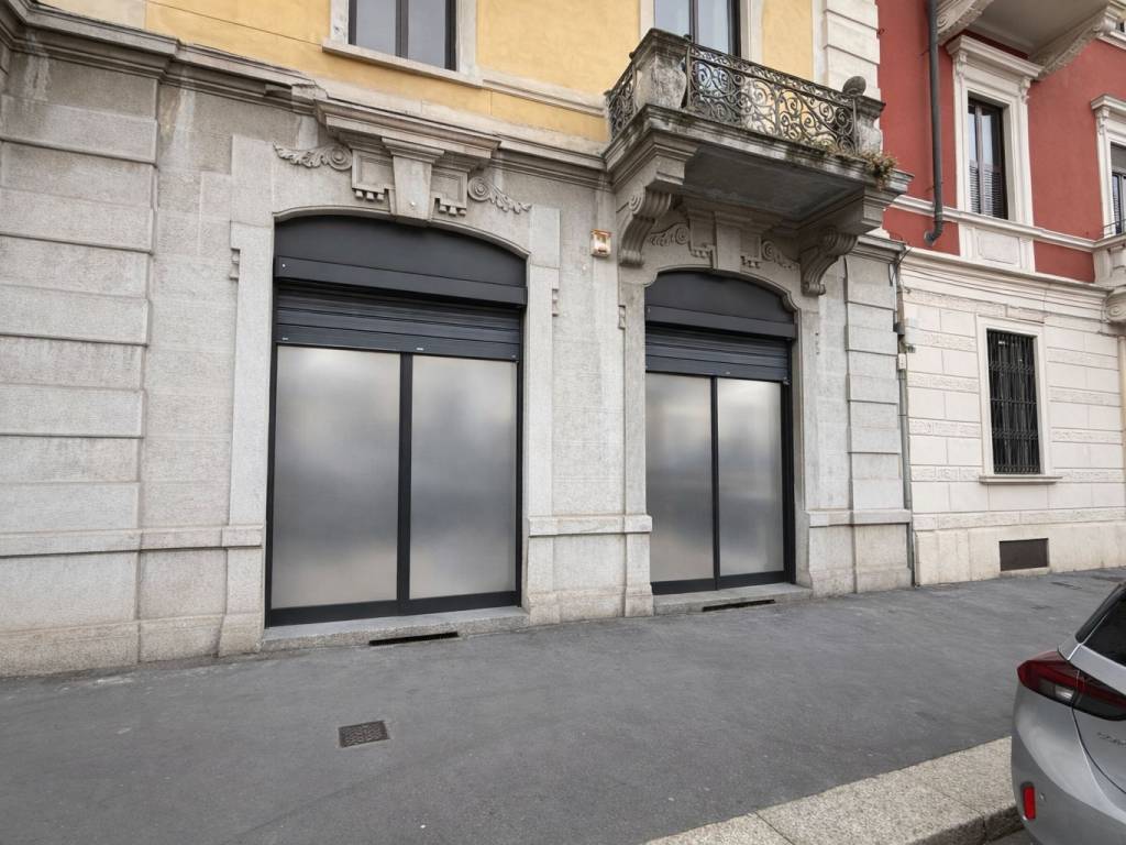 negozio in vendita a Milano in zona Solari