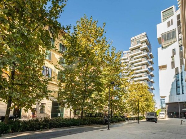 appartamento in vendita a Milano in zona Porta Nuova