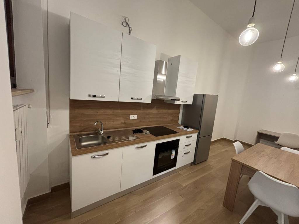 appartamento in vendita a Milano in zona Lorenteggio