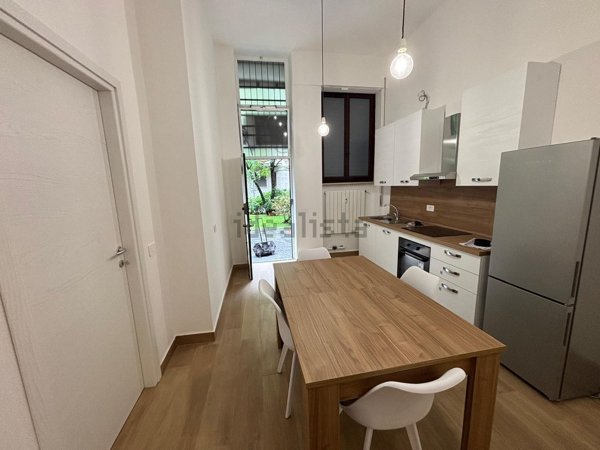 appartamento in vendita a Milano in zona Lorenteggio