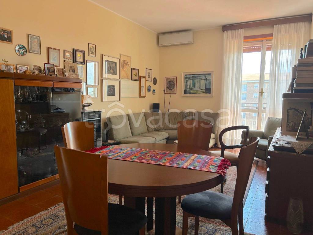 appartamento in vendita a Milano in zona Piazzale Lodi
