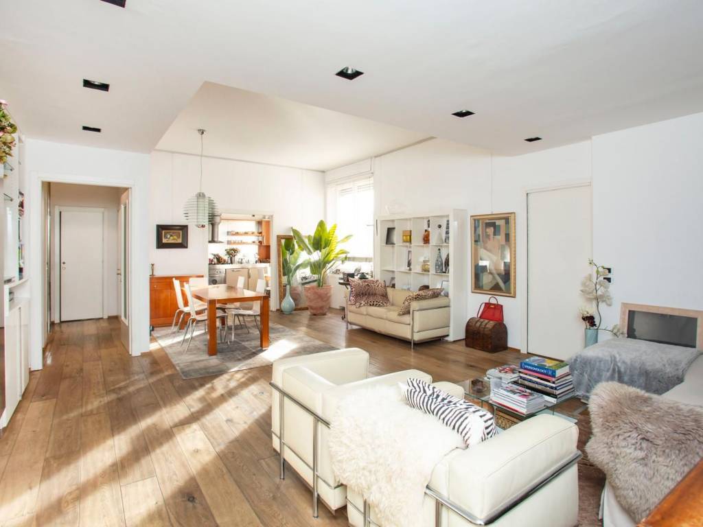 appartamento in vendita a Milano in zona Porta Garibaldi