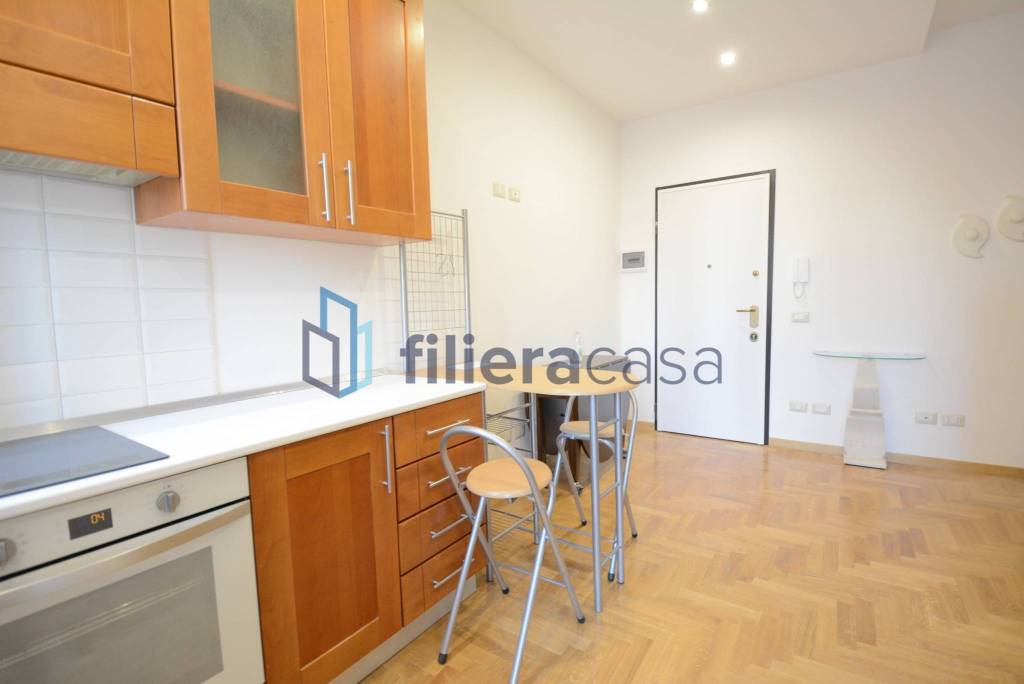 appartamento in vendita a Milano in zona Barona