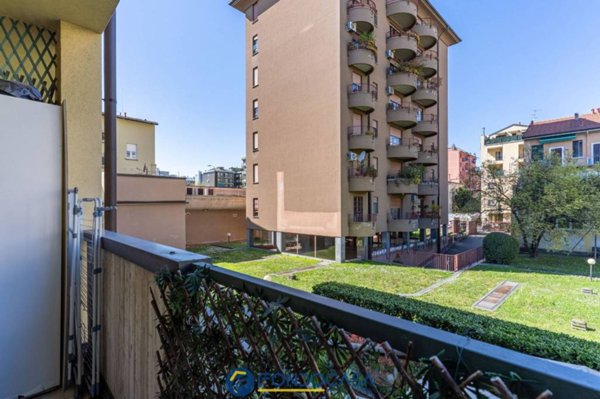 appartamento in vendita a Milano in zona Dergano