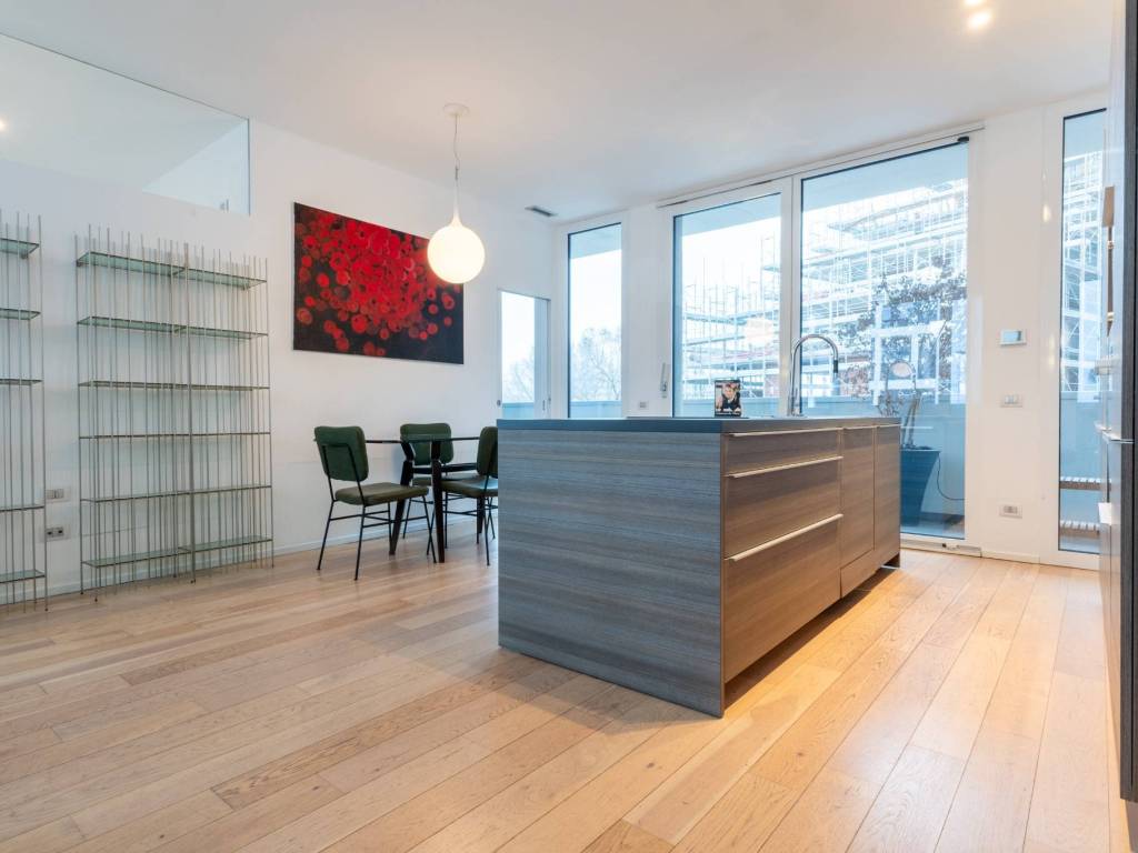 appartamento in vendita a Milano in zona Piazzale Lodi