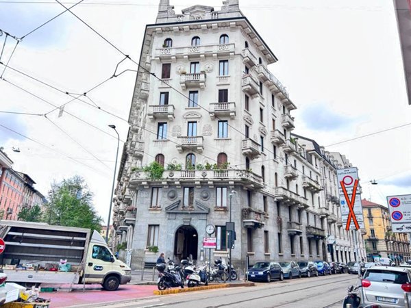 locale commerciale in vendita a Milano in zona Isola