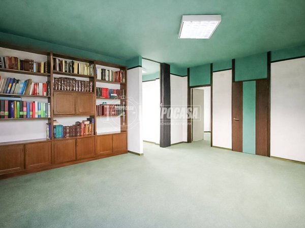 appartamento in vendita a Milano in zona Corvetto