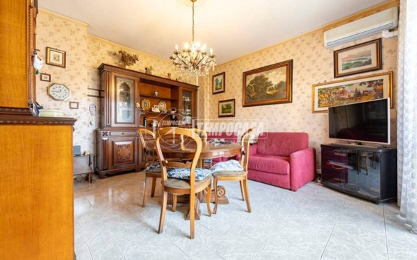 appartamento in vendita a Milano in zona Loreto