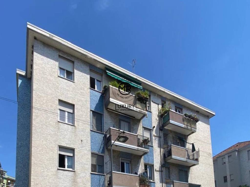 appartamento in vendita a Milano in zona Adriano