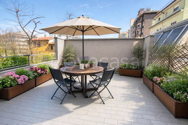 appartamento in vendita a Milano in zona Barona