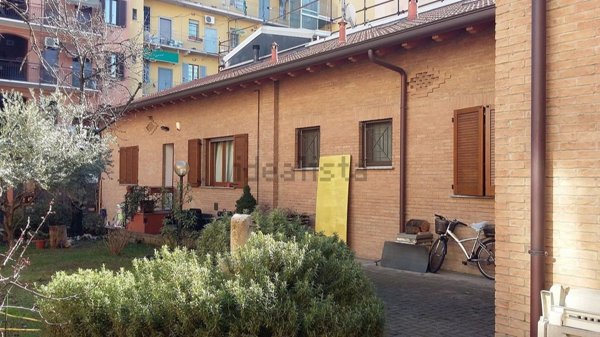 casa indipendente in vendita a Milano in zona Dergano